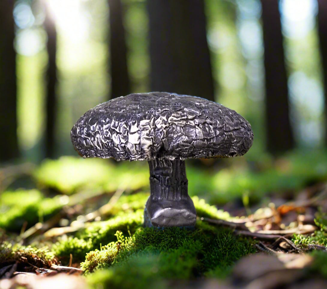 Crinkle Top Toadstool Cabinet Knob