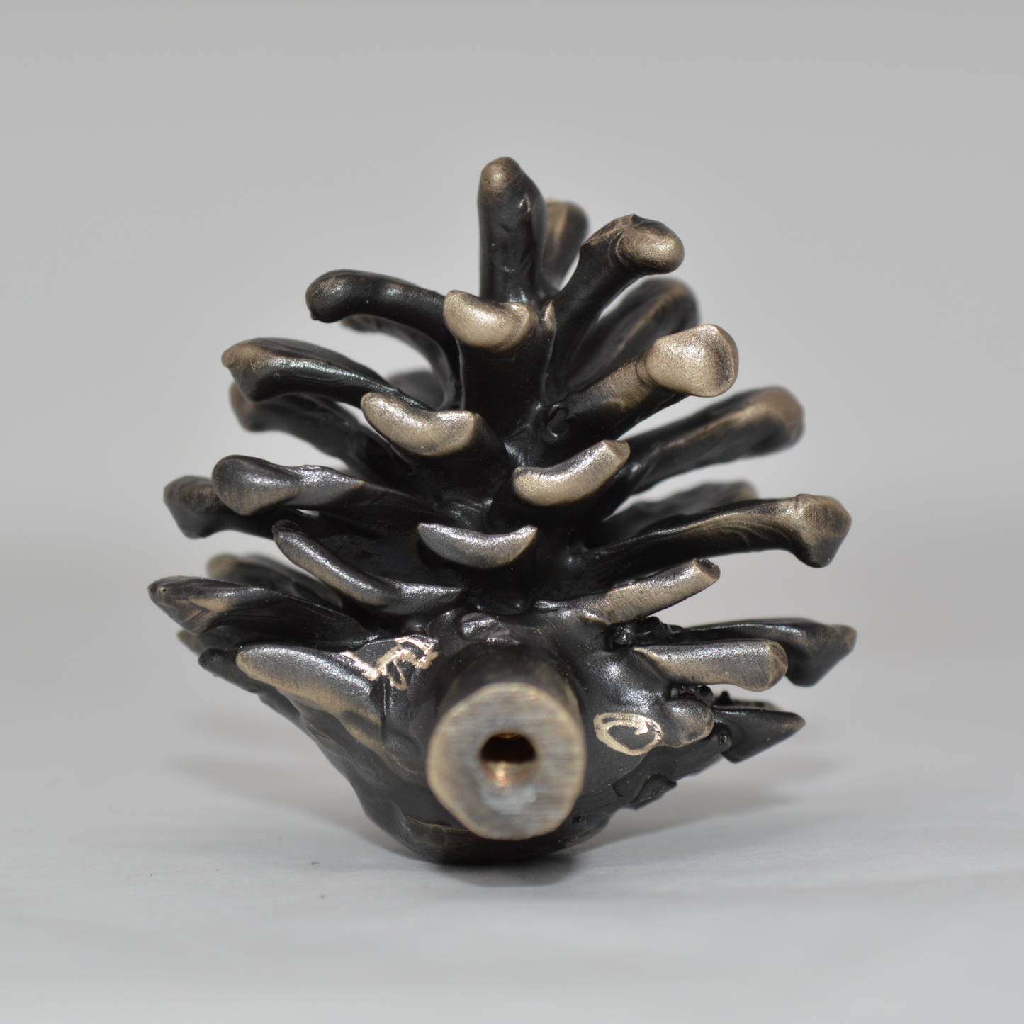 Lodgepole Pinecone Vertical Knob | Large