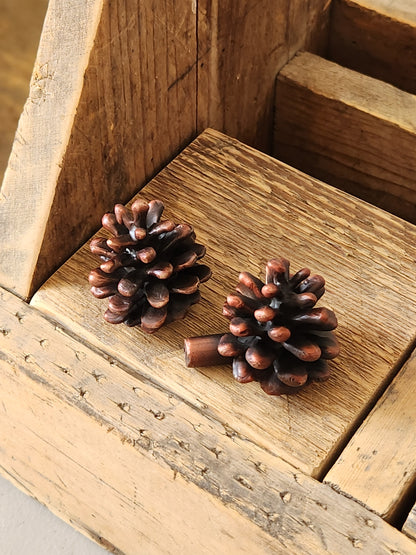 Lodgepole Pinecone Vertical Knob | Large