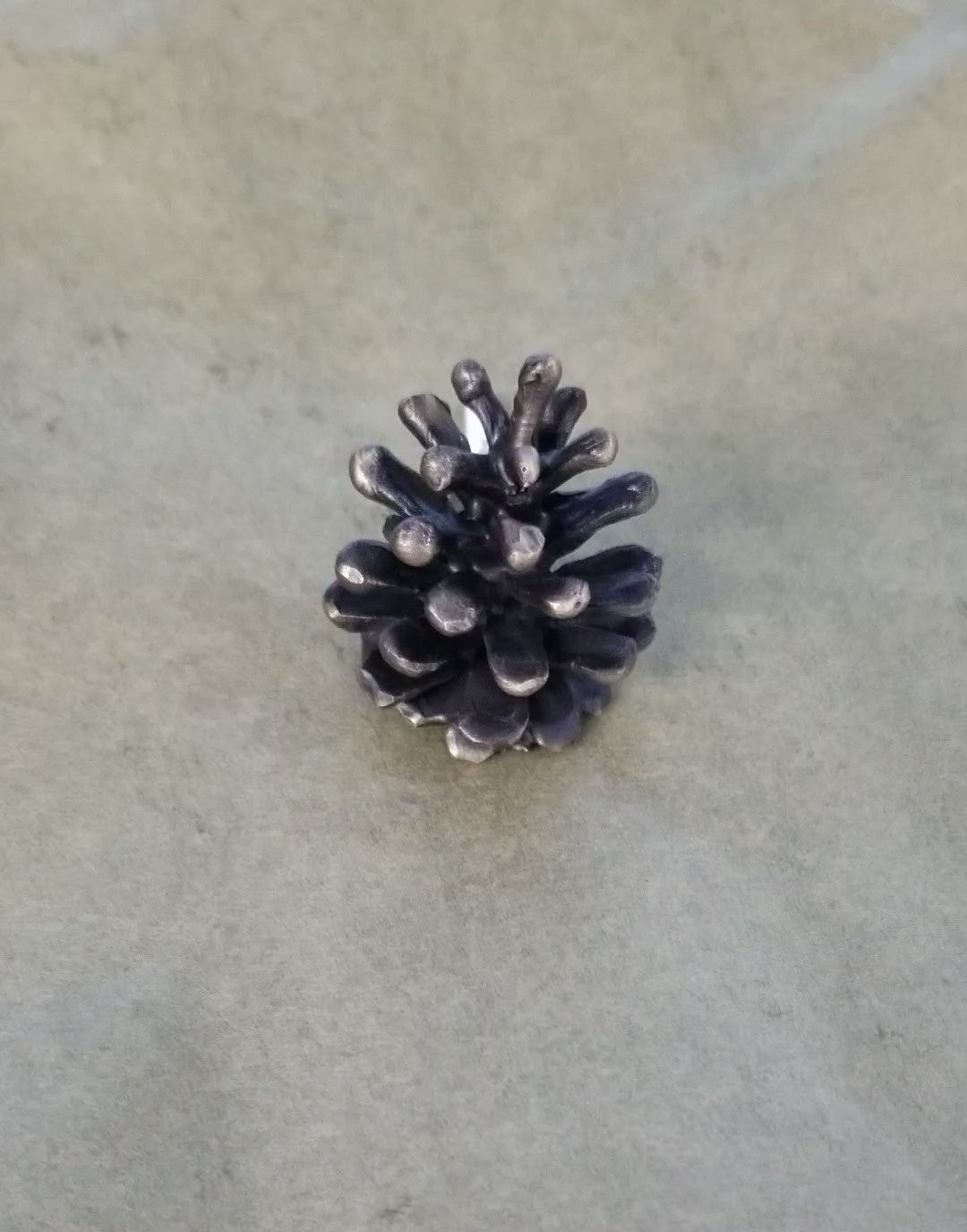 Lodgepole Pinecone Vertical Knob | Medium