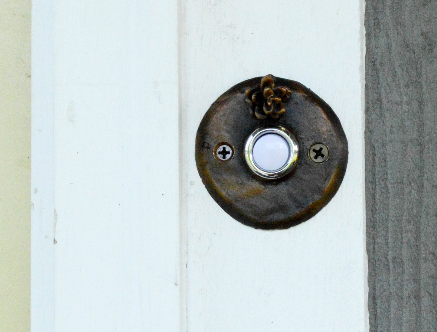 Round Western Hemlock Doorbell (1) | Timber Bronze | Oregon