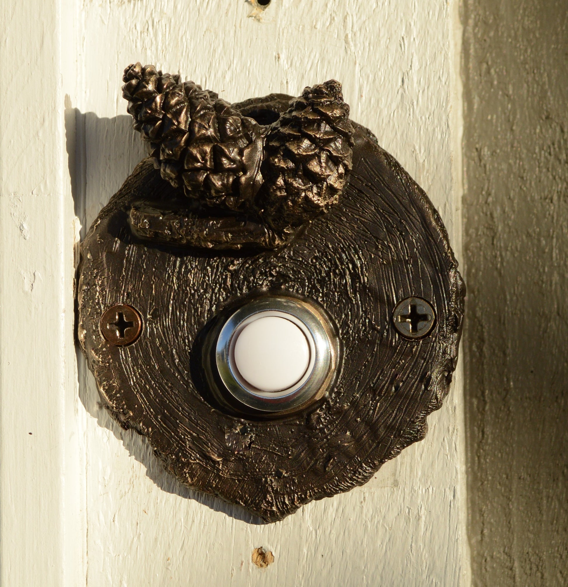 Lodgepole (Closed Cone) Log End Doorbell (1) | Timber Bronze | Oregon